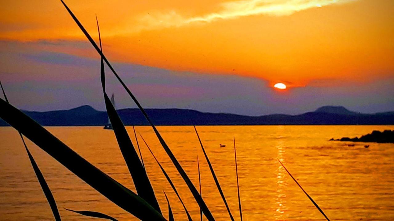 Magdaléna Ház Apartamento Balatonlelle Exterior foto